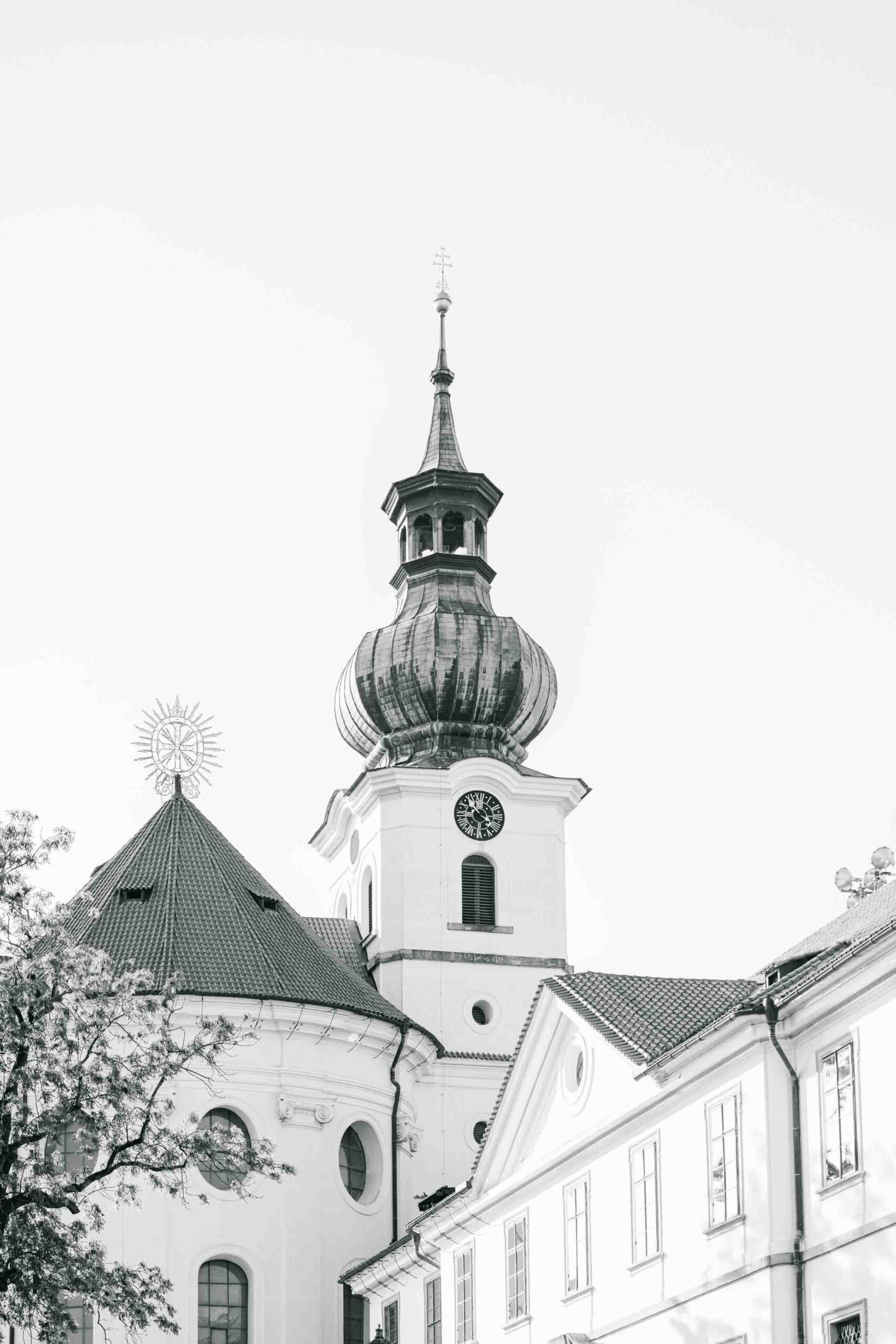 Svatba v Břevnovském klášteře